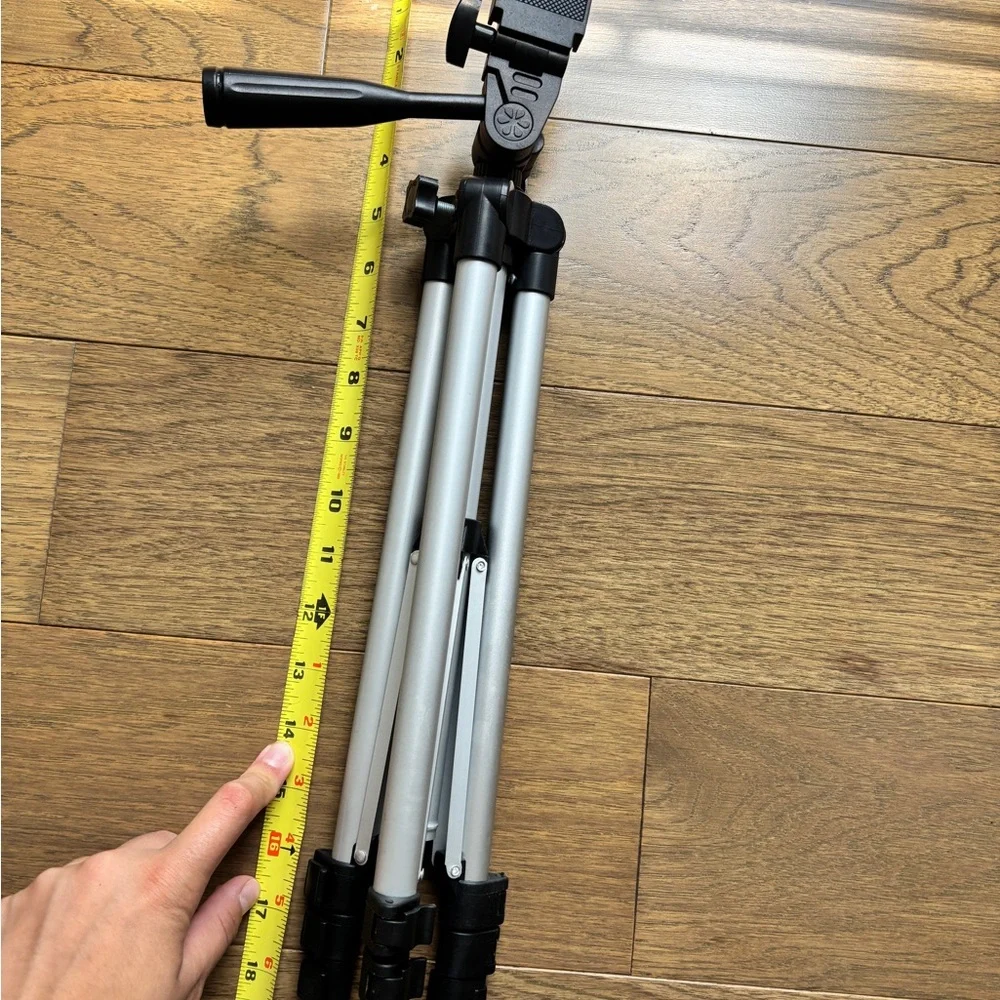 Professional Camera Adjustable Silver Tripod Stand